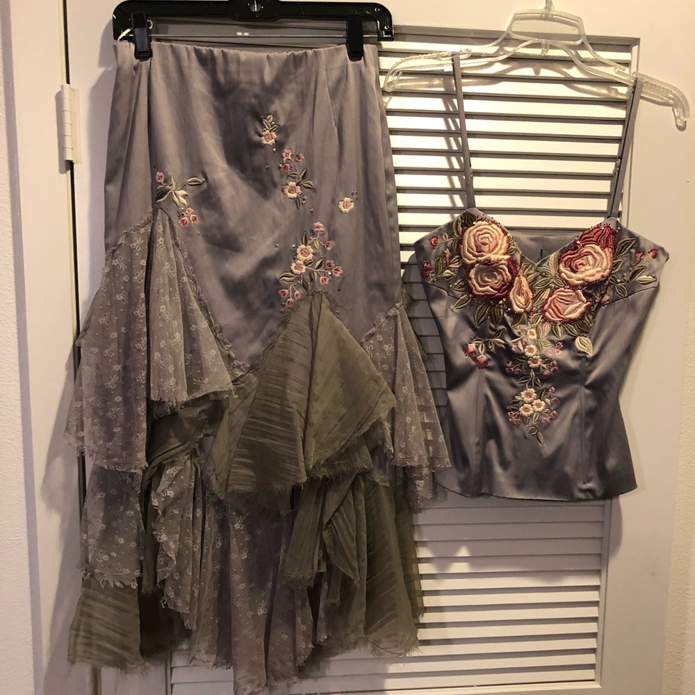 Silver two-piece set size 4 & 6